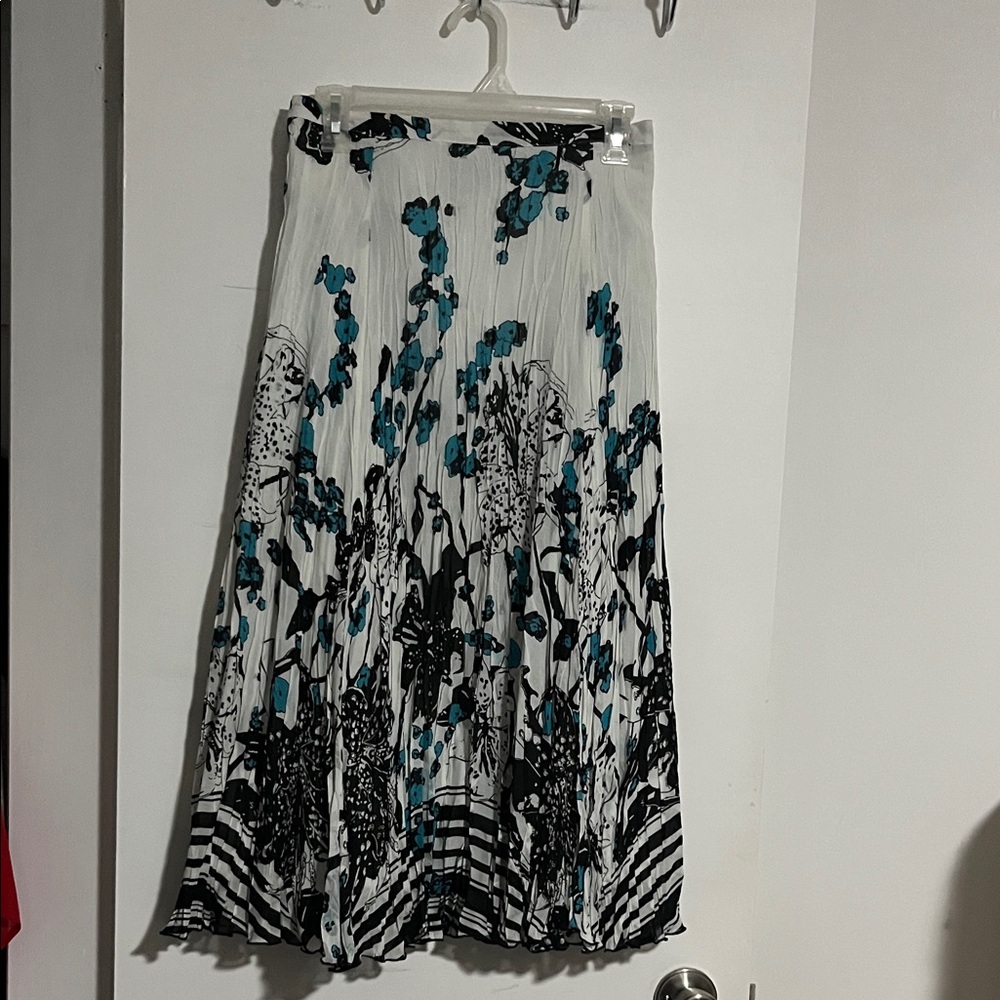 Chic Floral Maxi Skirt - Black, Blue, and White